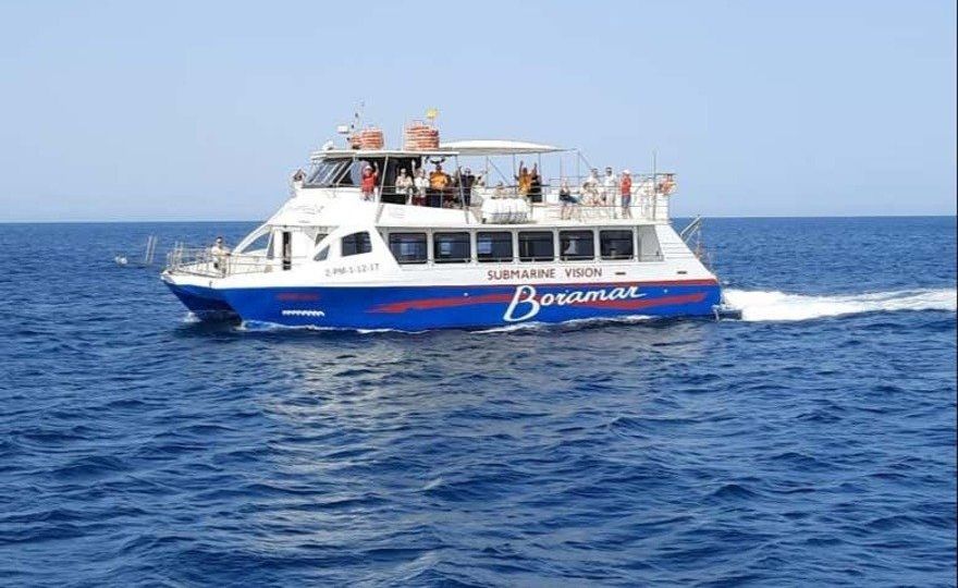 Paseo en barco con degustación de mejillones