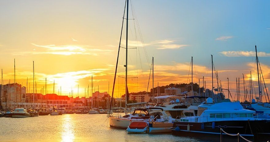 Paseo en catamarán con barbacoa