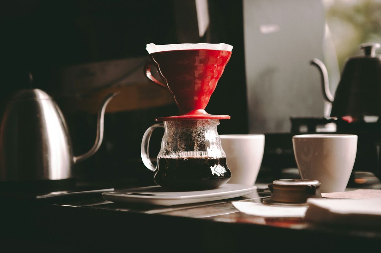 Café de especialidad. Foto: <a href="https://unsplash.com/@seanbenesh?utm_source=Hoy%20Apps&utm_medium=referral" target="_blank" rel="noopener">Sean Benesh</a> (<a href="https://unsplash.com/photos/clear-glass-teacup-on-saucer-qA02F8NIk5U?utm_source=Hoy%20Apps&utm_medium=referral" target="_blank" rel="noopener">Unsplash</a>)