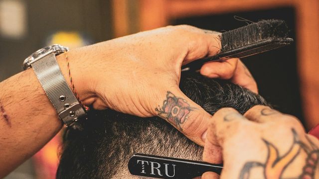 Barberías clásicas en Alicante con corte y afeitado