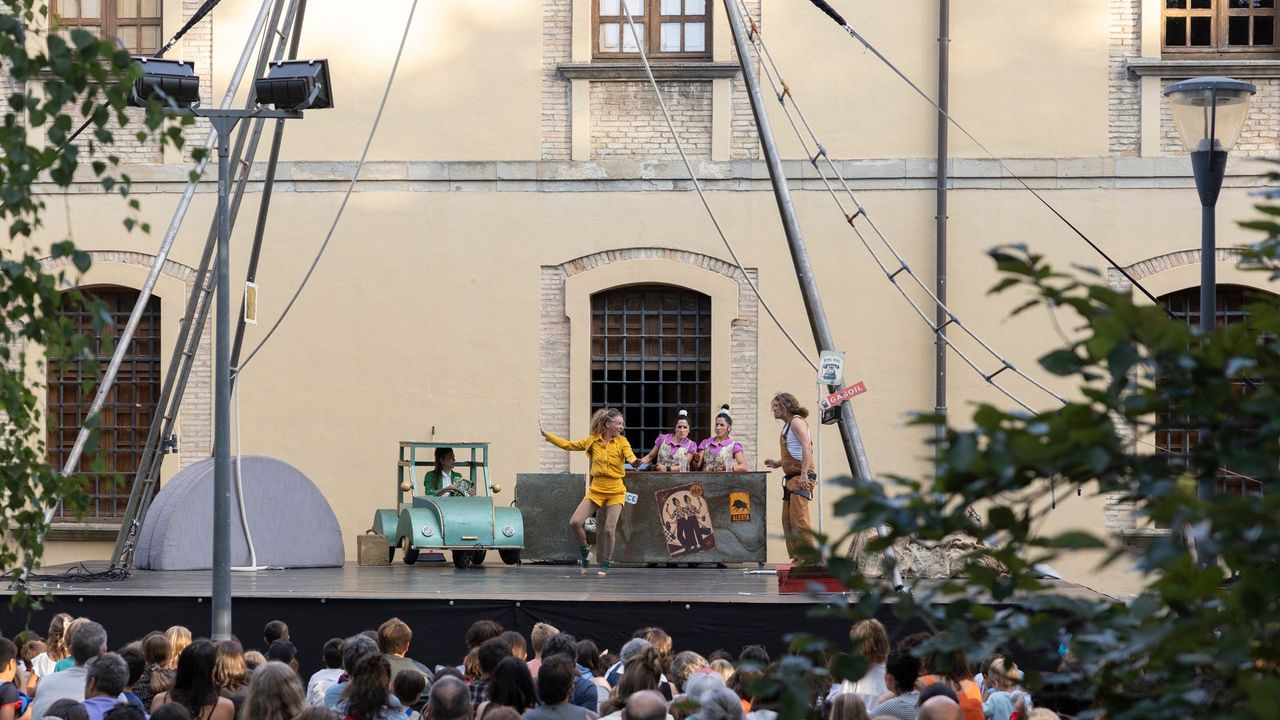 El abono a la carta del Teatre Arniches reúne circo, danza, teatro y música
